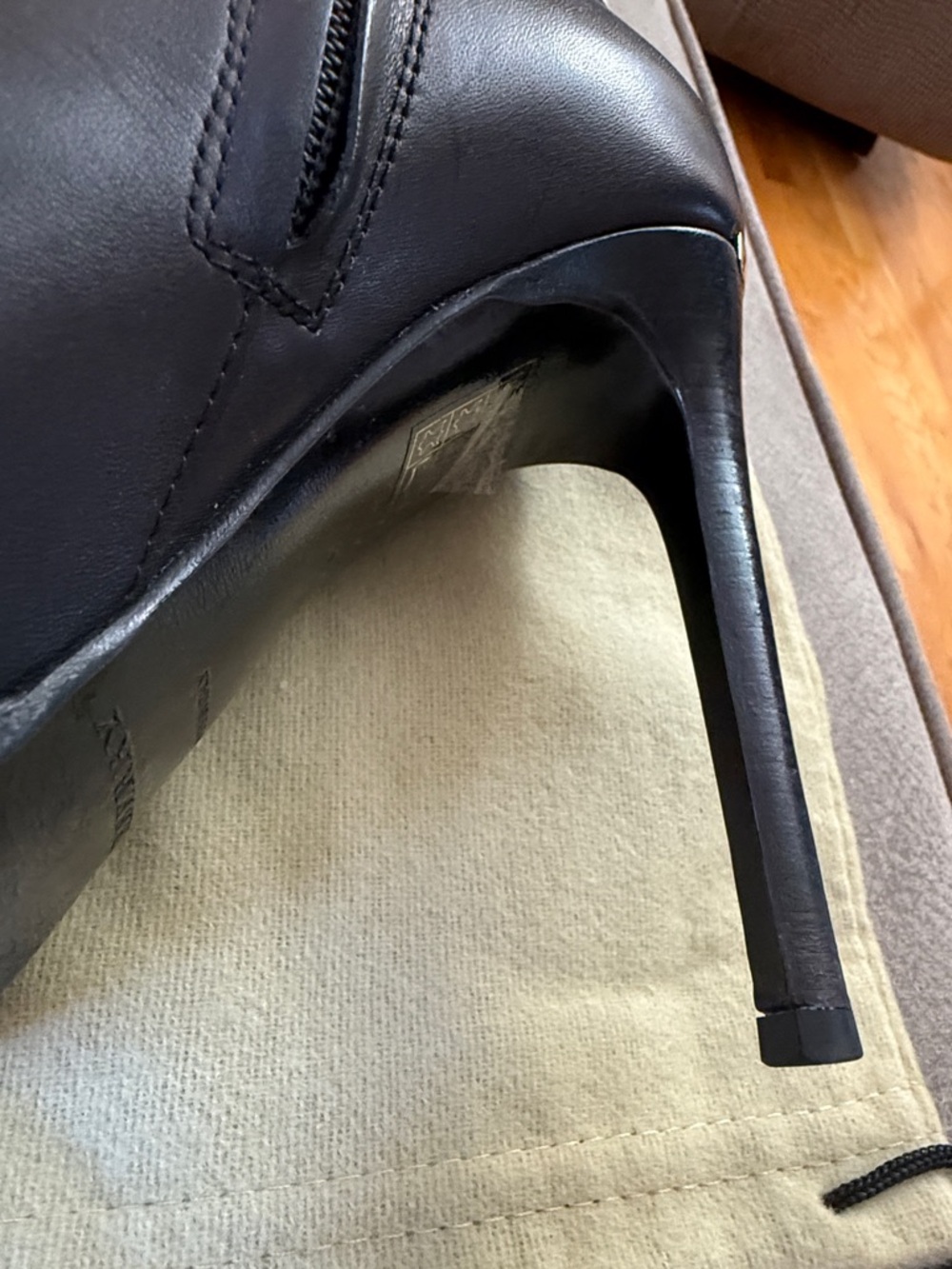 Burberry Black Leather Knee-High Stiletto Boots with Signature Check Texture - Picture 6 of 16